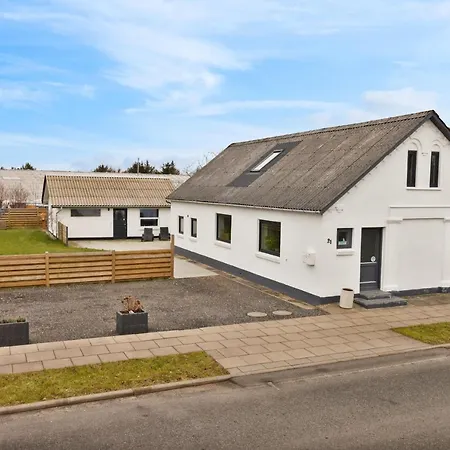 Large And Newly Renovated In Cozy Ingstrup