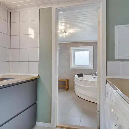 Large And Newly Renovated In Cozy Ingstrup