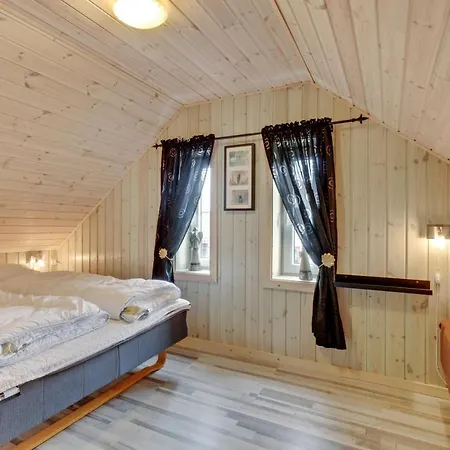 Large And Newly Renovated In Cozy Ingstrup *