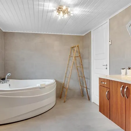 Holiday home Large And Newly Renovated In Cozy Ingstrup Lokken